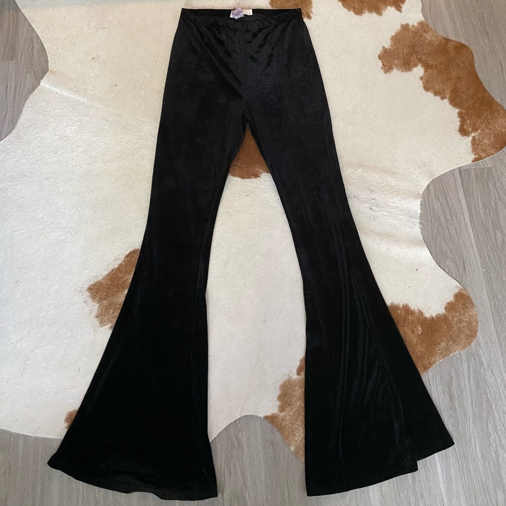 Black Velvet Flare Pant 🖤